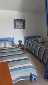 Quiet gîte on 2 ha property with pond, 10 mins from the ocean - Image 5