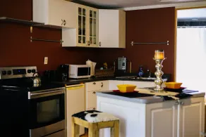 Cozy creative getaway  guesthouse - Image 5