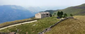 Ecological and self-sufficient cabin with unbeatable views. - Image 5