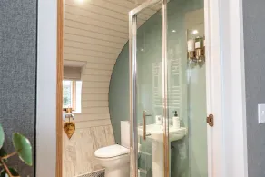 Stunning Sustainable Pod on Old Chalford Farm! - Image 3