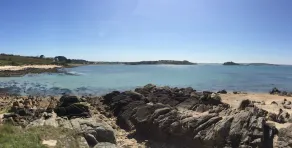 Gite \"TY LOUZOU\" Panoramic Sea View Bay of Morlaix - Image 3