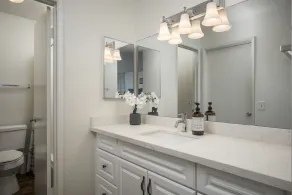 Comfortable elegance in the heart of Biltmore - Image 4