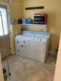 Beautiful 4 Bedroom Beach House 2 blocks from beach for Couples/Families - Image 3