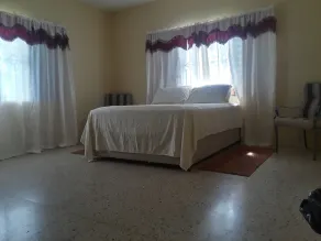 Secluded location/Weekly Discounts/ 15 mins Ocho Rios/ Netflix Cable TV - Image 4