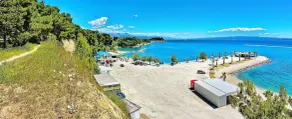 A 2 spacious apt w big balcony 4 min walk to beach - Image 3
