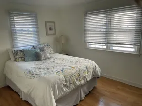 Oceanside, Oversized Cape-Rent Sunday to Sunday in beautiful Brant Beach - Image 2