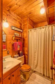 Chalet en bois rond avec poêle à bois, bain à remous et grill près du lac Chatuge - Image 4