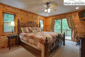 Best On Beech-Family Friendly-Clean, A/C, Game Room, FirePit, Sleeps 12-14 - Image 5