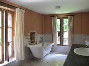 Landdistrikterne franske Idyll med privat pool og omfattende grunde perfekt til familier - Image 2