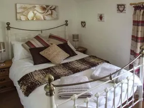 GEORGE COTTAGE, pet friendly, character holiday cottage in Clun - Image 4