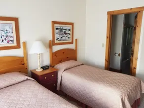 Maison de ville ski in / out, 8 forfaits de ski inc. chaque jour!!  4 BR sur Raccoon Run !! - Image 3