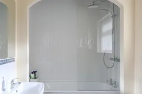 Amazing 4 bedroom house Sleep 7 Manchester - Image 2