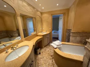 Beautiful Hillside Provençal Villa with Panoramic Views, 15 Minutes from Beach - Image 5