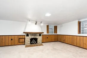 colonial house - Image 2