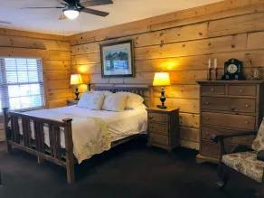 Life is Better at the Lake! Waterfront cabin on Lake Keowee - Image 4