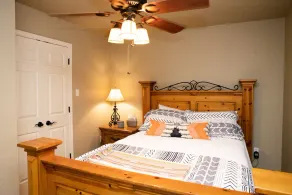 ANTLER OAKS CABIN  - Image 3