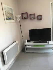 Provencalsk stil hus med utsikt över bergen - Image 2