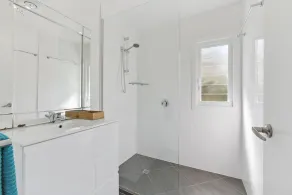 Salty Dog Cottage - Pets Welcome - 400m to Kings Beach - Image 3