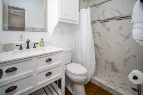 4-bedroom vacation home just 4 minutes to Rockport Beach Park - Image 3