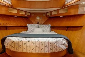 Spacious & Comfy 2BR/2Bath Yacht -Toasty Heat- On Freedom Trail-Walk to Downtown - Image 5