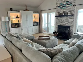 Waterfront, hot tub, screen porch, kayaks, SUP, pier fish n crabs, private feel - Image 5