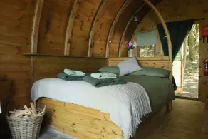 Warwickshire Woodland Glamping Cabin - Oak - Image 5