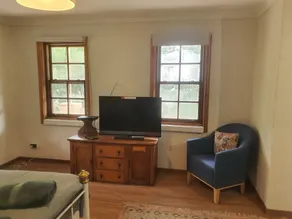 Delightful fully self contained ground floor apartment. - Image 4