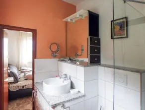 casa 4 dormitorio amplio y distante con impresionantes vistas al lago - Image 2