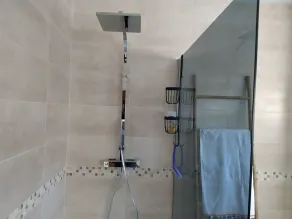 Eine Oase der Ruhe inmitten der Natur. Ein Schlafzimmer, Klimaanlage, Swimmingpool ... - Image 2