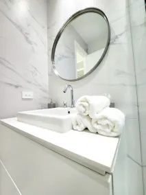 Brand New! King Bed! Beautiful Apartment. Gonzales Suarez. - Image 4