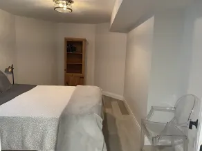 Beautiful lake front 5 bedrooms , 3 full baths fully renovated on Lake Simcoe - Image 4