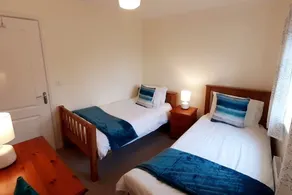 A modern 3 double bedroom house in Camber, Rye near the sand dunes & beach. - Image 5