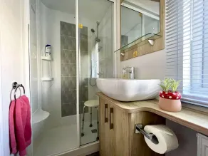 Norfolk Lodge with private hot tub - Image 3