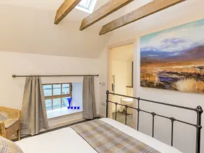 2 bedroom accommodation in Balerno, near Edinburgh - Image 5
