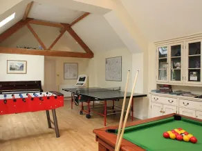 Bruern Cottages - Epsom (sleeps 5 + 1) - Image 5