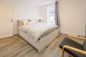 Host Stay Roach Street - Image 5