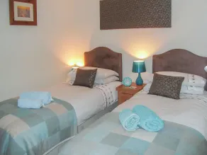 2 bedroom accommodation in Ashburnham, Battle - Image 4