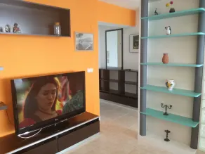 Near the beach, sleeps 6–8, 3 bedrooms, 200 m. Great for families. - Image 2