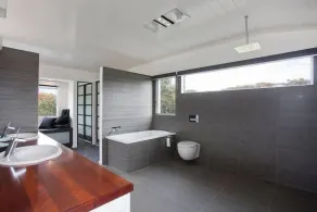 Great Ocean Road, Fairhaven holiday house, ocean views and pet friendly. - Image 3