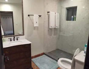 Nouvelle maison avec 4 chambres et 5 Maître Bath - Image 2