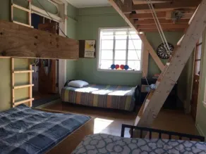 5 minute walk to downtown. Cozy family sized home with everything you need. - Image 4