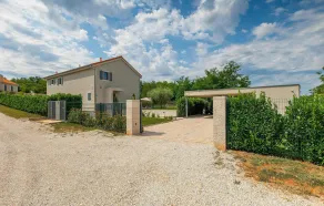 Awesome home in Vizinada - Image 5