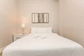 ❤️ Modern 2BR Apt Right next to Wrigley Field & Transit  - Image 5