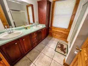 Spacious 5BR Mountain Lodge | Hot Tub, Pool Table & Scenic Views - Image 3