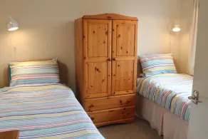 9 Sea View Walk with ground floor bedroom and bathroom Sea View House - Image 3
