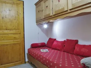 Studio du Chamois Near Ski Lifts w/ Balcony & Parking - Happy Rentals - Image 3