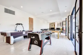 Luxury Resort Style Hollywood Hills Villa - Image 2