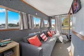 Self contained floating apartment - Image 4