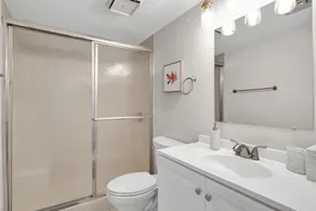 Oceanfront geschmackvoll renovierte Wohnung mit Pool und Tennisplätzen - Image 4