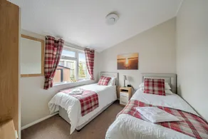 2 Bed Cabin - Sleeps 4 - Pets - 5 min to Beach - Image 3